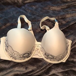 Women's Bra Vanity Fair NWT 40 C